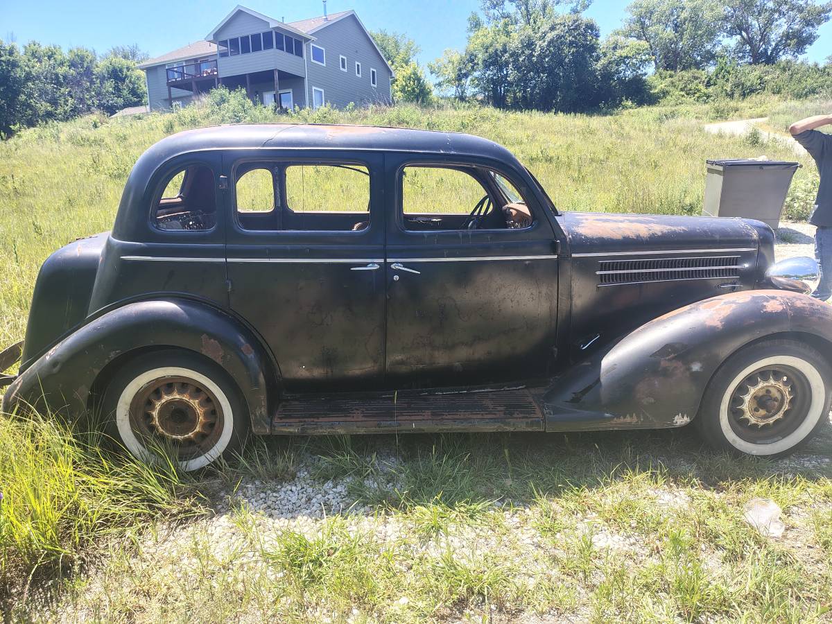 Dodge-Sedan-1935-black