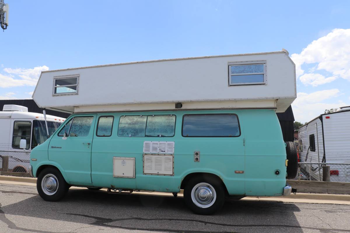 Dodge-Sportsman-1974