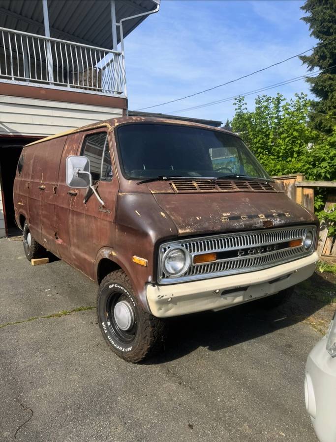 Dodge-Tradesman-1977