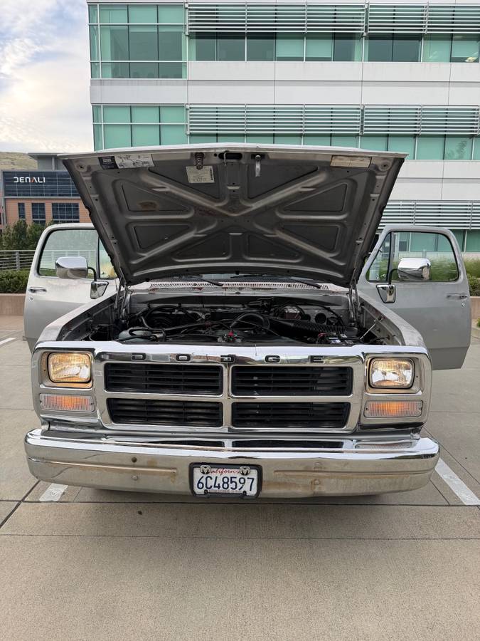 Dodge-Truck-1993-silver