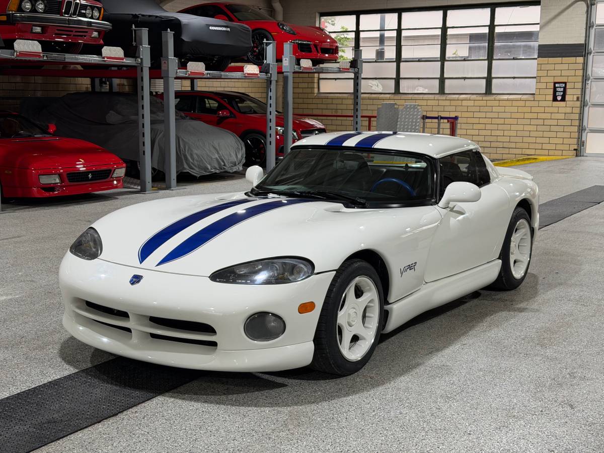 Dodge-Viper-rt10-roadster-1996-white