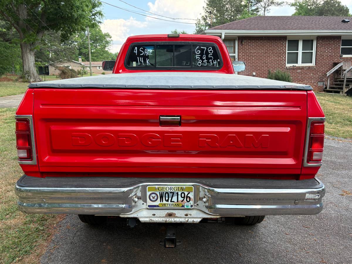 Dodge-W150-1984-red