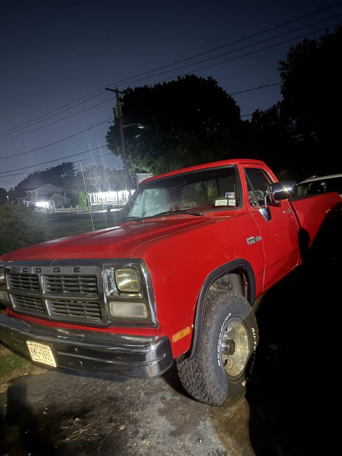 Dodge-W150-1993-red