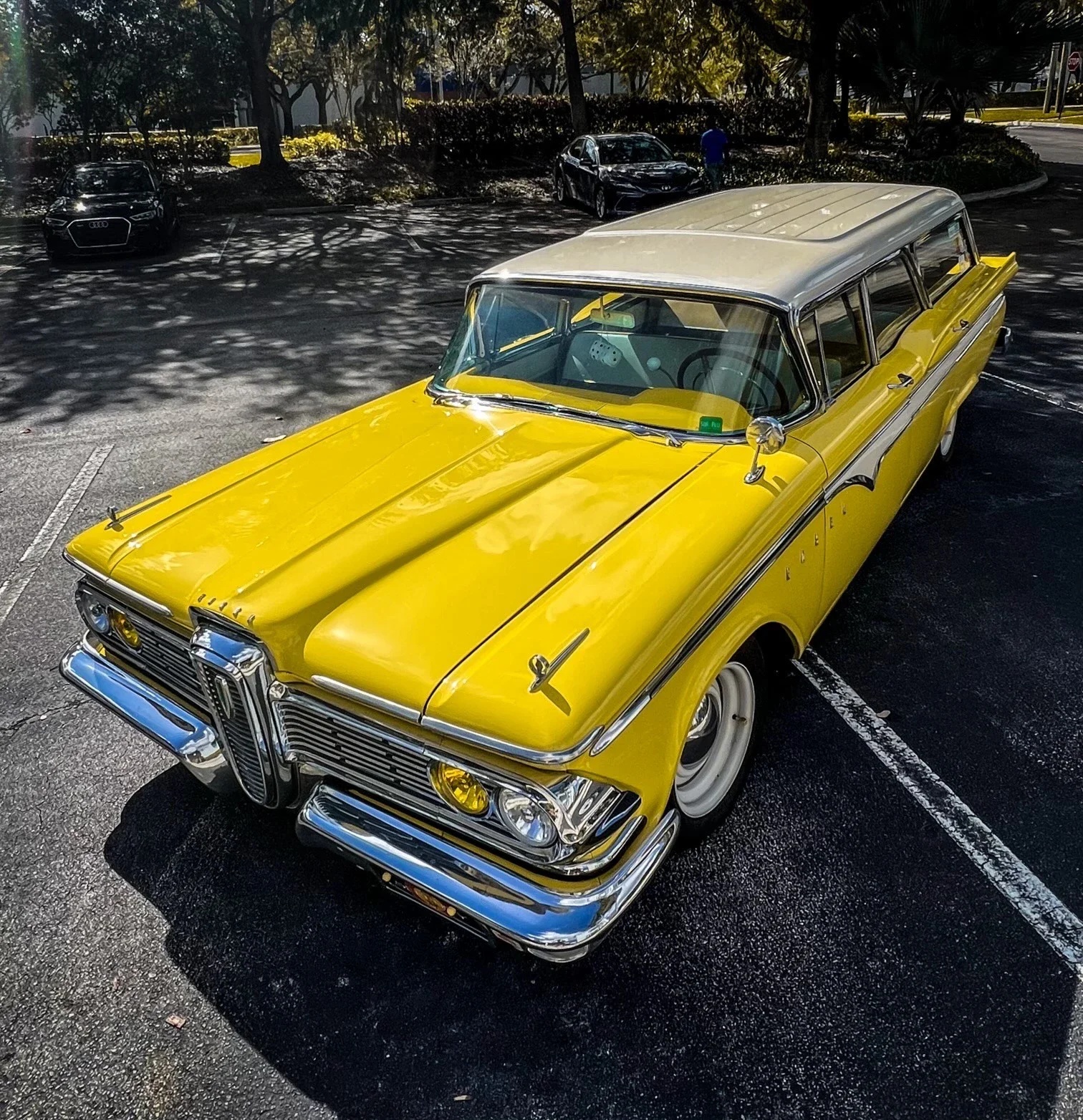 Edsel-Villager-1959-Yellow-Tan