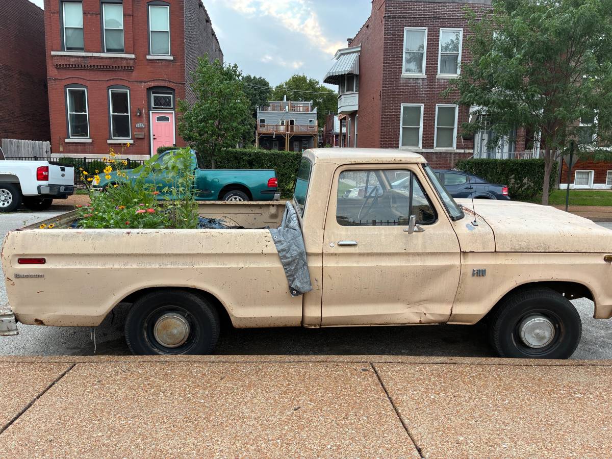F-100-1976