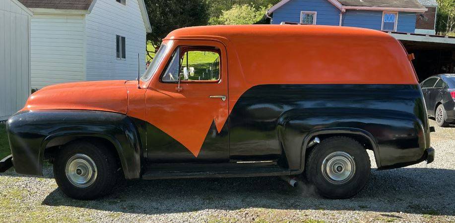 F-100-panel-truck-1955-orange
