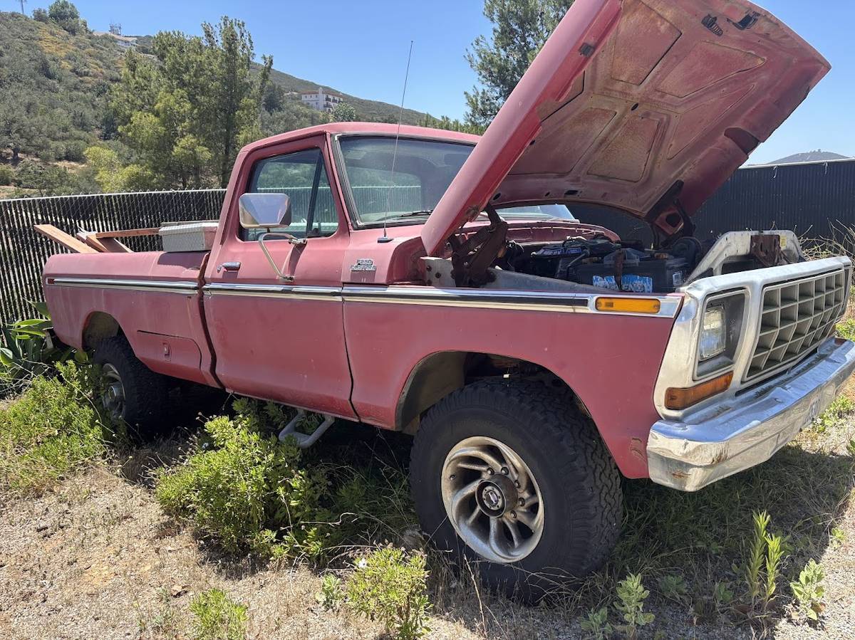 F250-highboy-4x4-1979-red