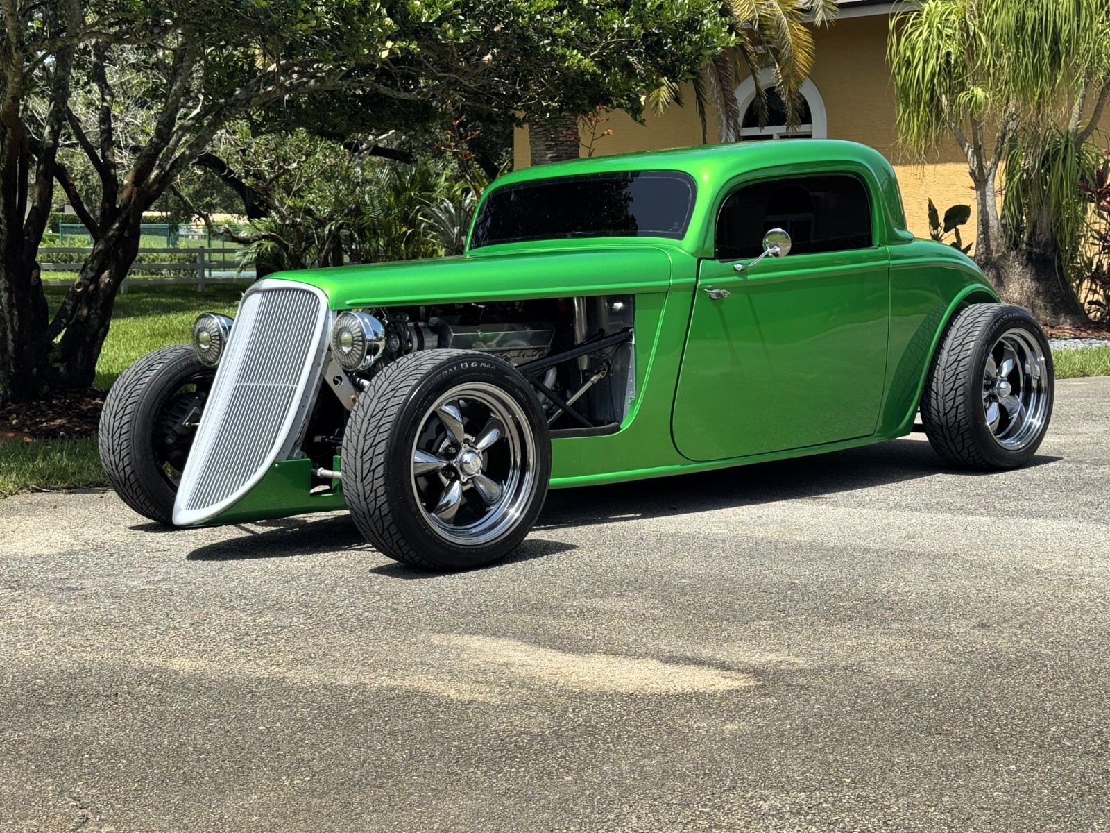 Factory-Five-Racing-1933-Hot-Rod-1933-Coupe