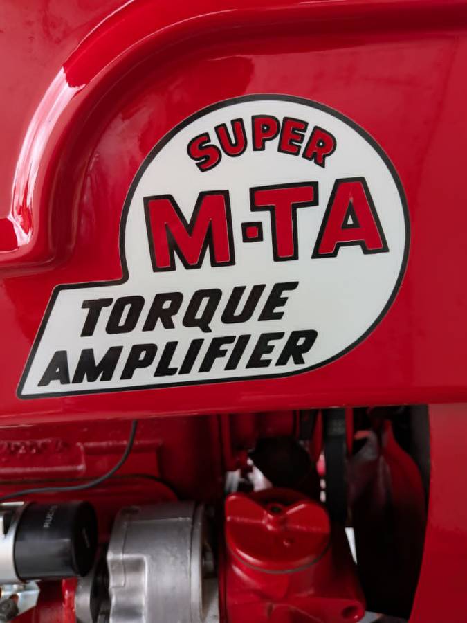 Farmall-super-m-ta-1954-red