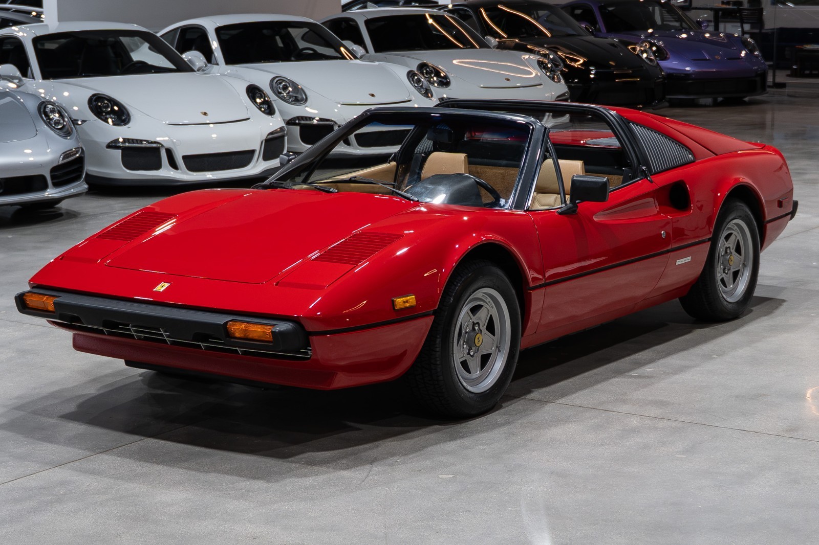 Ferrari-308-1982-Coupe-Tan
