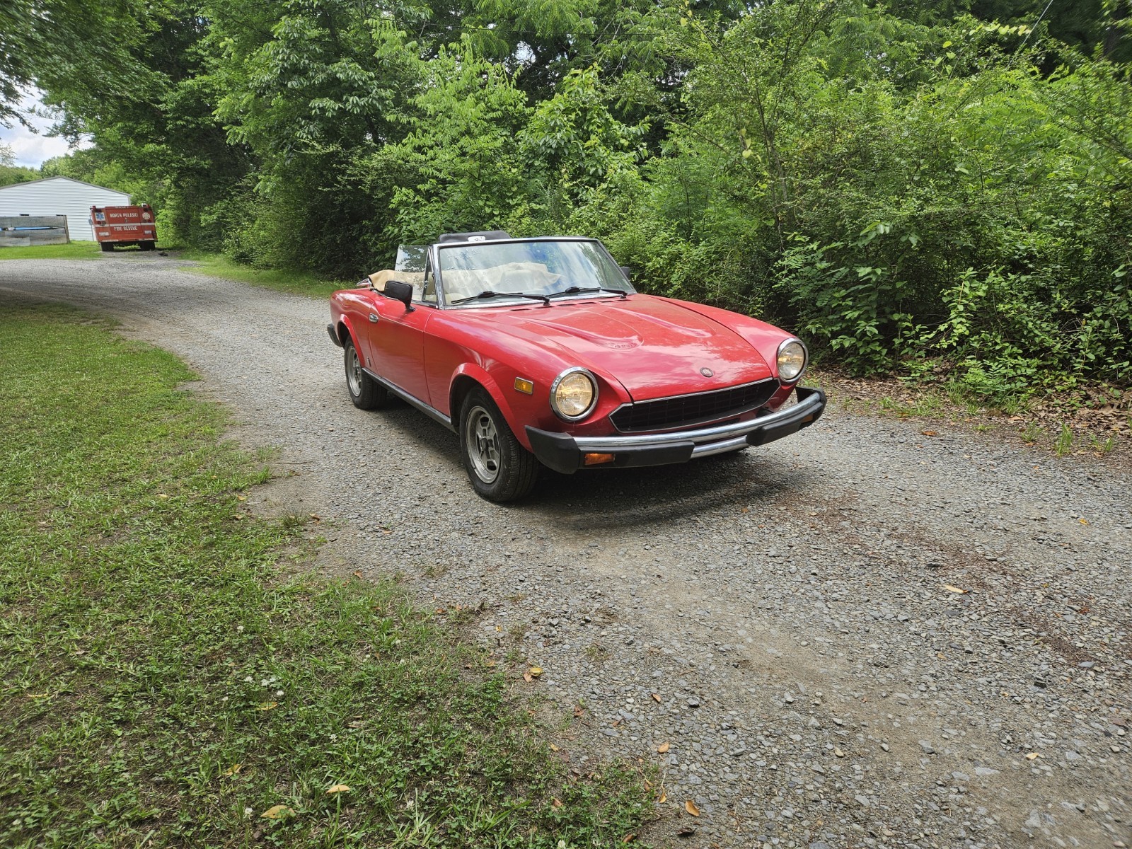 Fiat-124-Spider-1980-Convertible-Tan