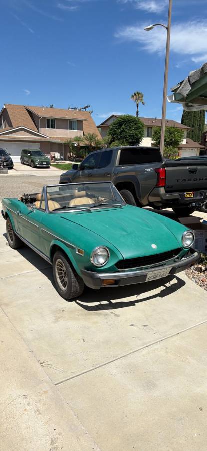 Fiat-124-spider-1978-blue