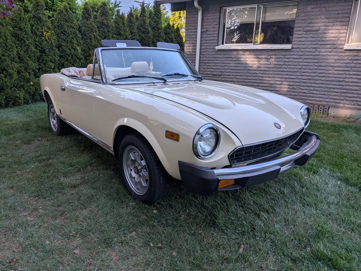 Fiat-2000-1980-yellow