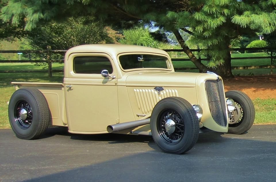 Ford-12-Ton-Pickup-1935-Truck-Brown