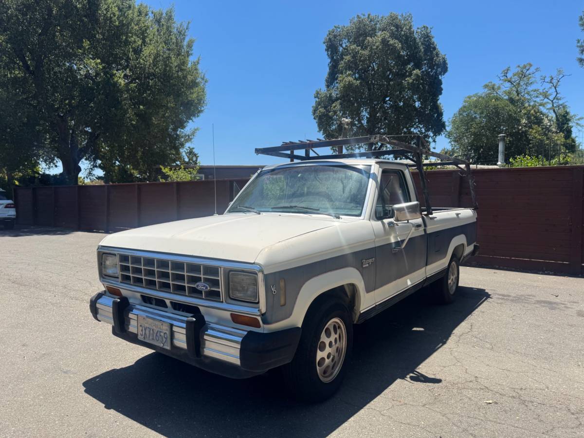 Ford-1983-white