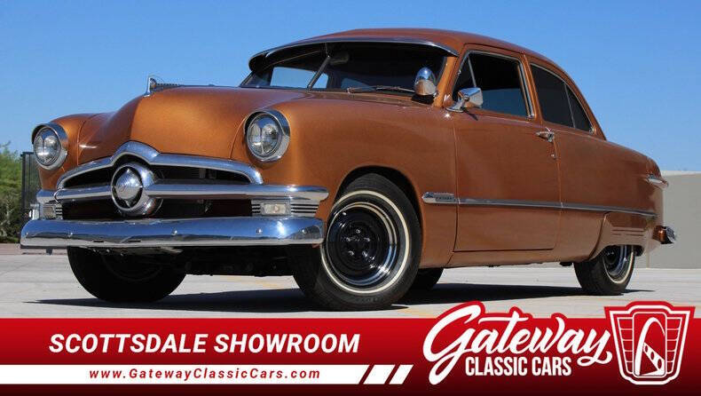 Ford-2-door-sedan-1950-Gold-Black