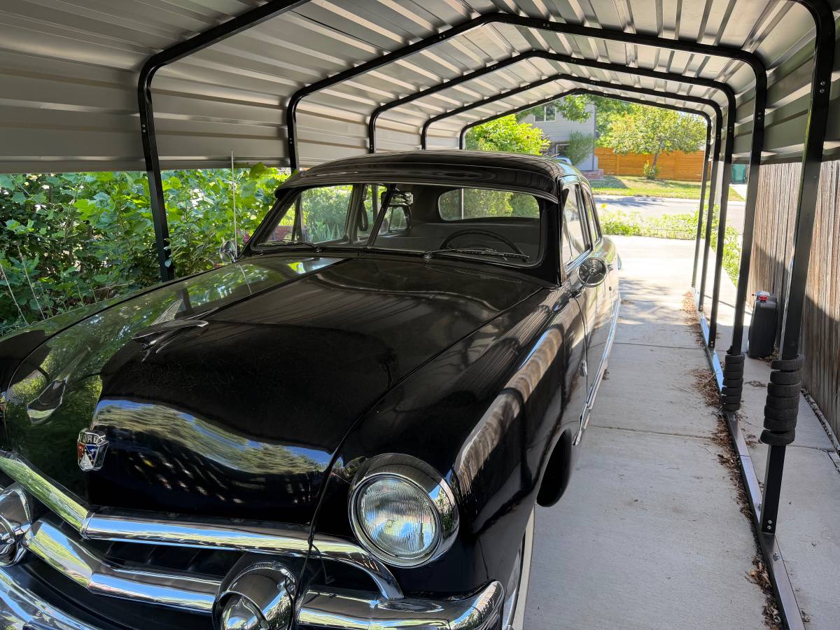 Ford-2-door-sedan-1951-black