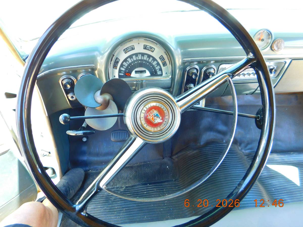 Ford-2door-coupe-1953-green