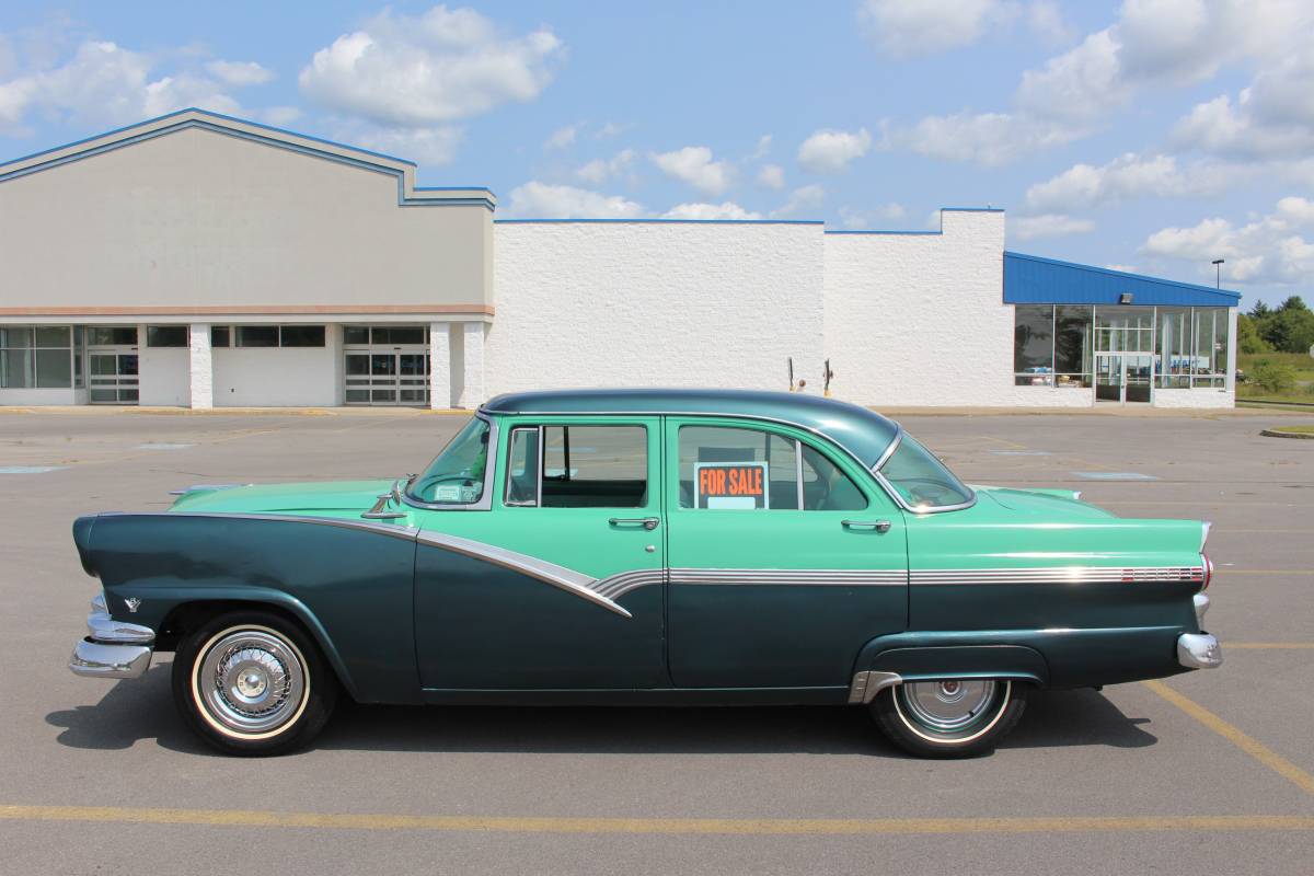 Ford-4-door-1956
