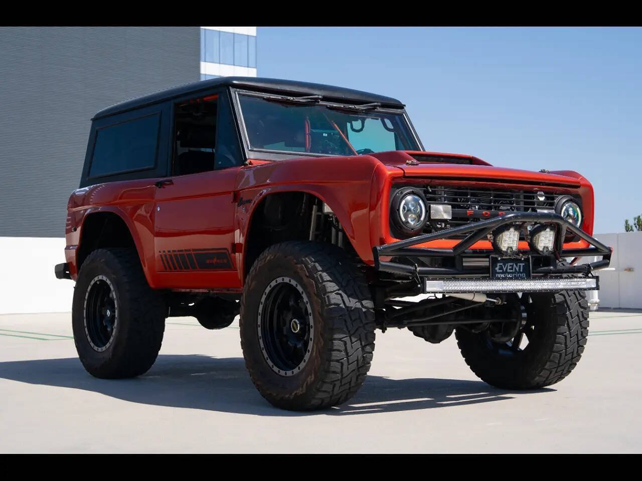 Ford-Bronco-1971-Maroon-Black