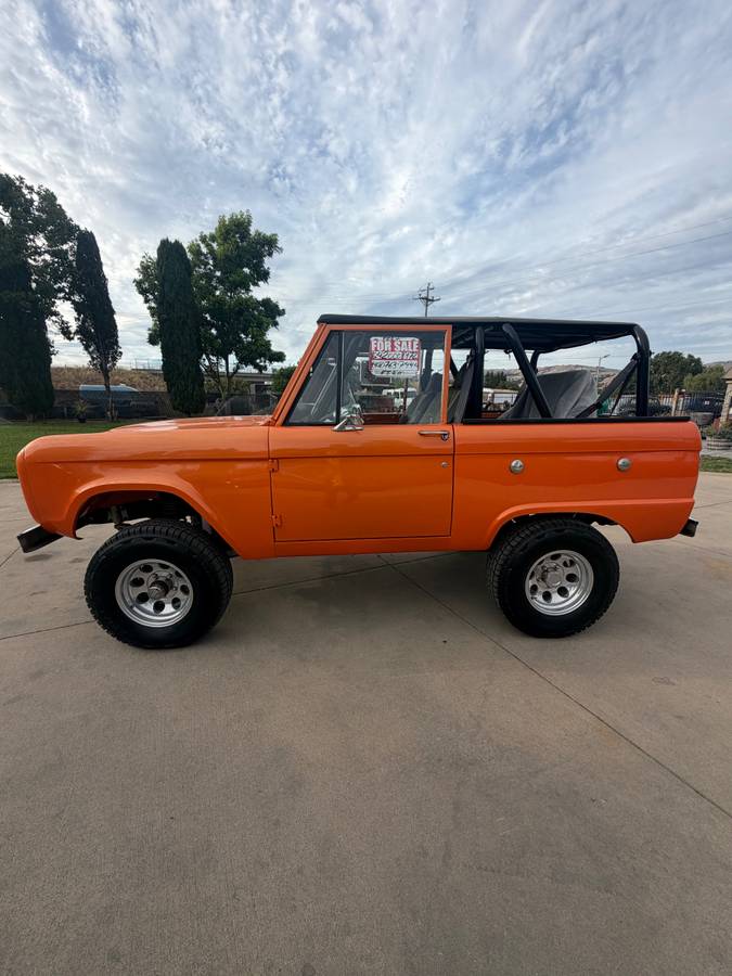 Ford-Bronco-1972-orange
