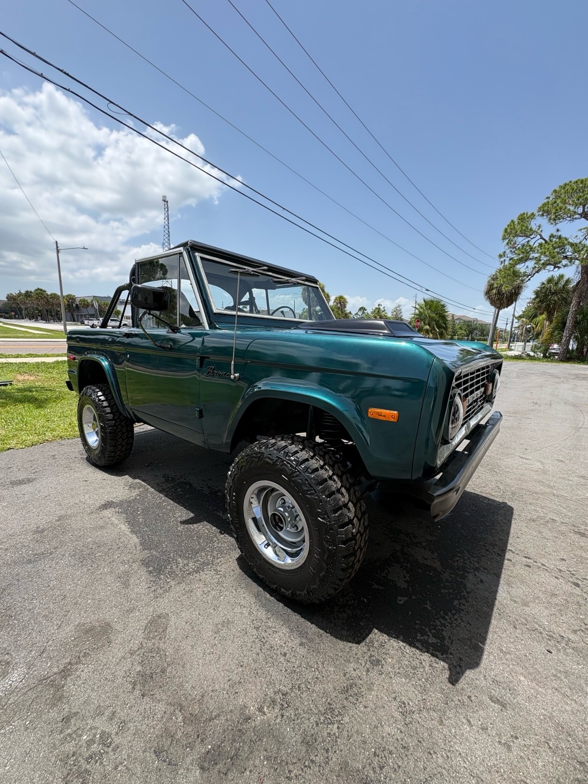 Ford-Bronco-1973-SUV-Black