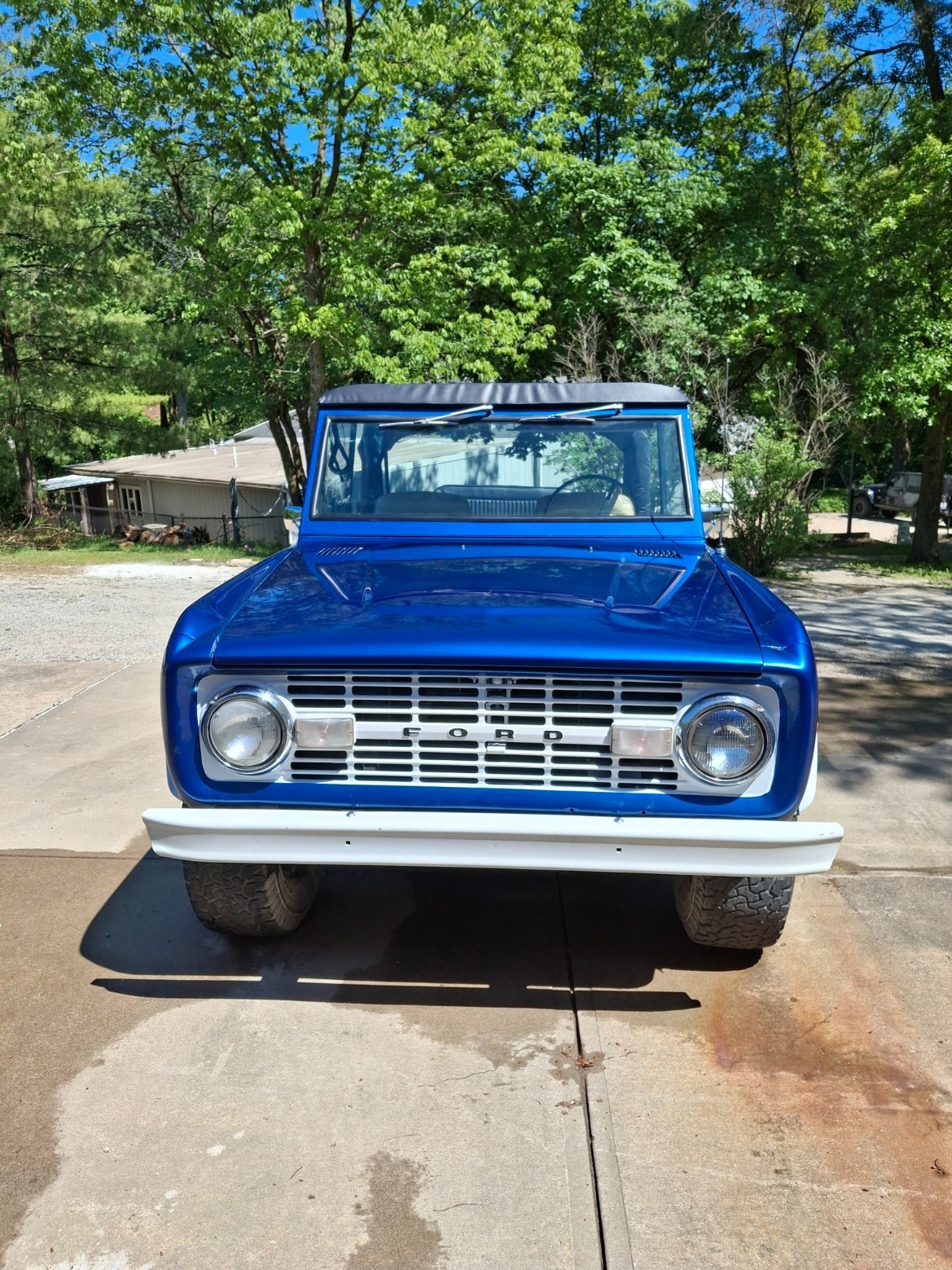 Ford-Bronco-1973-SUV-White