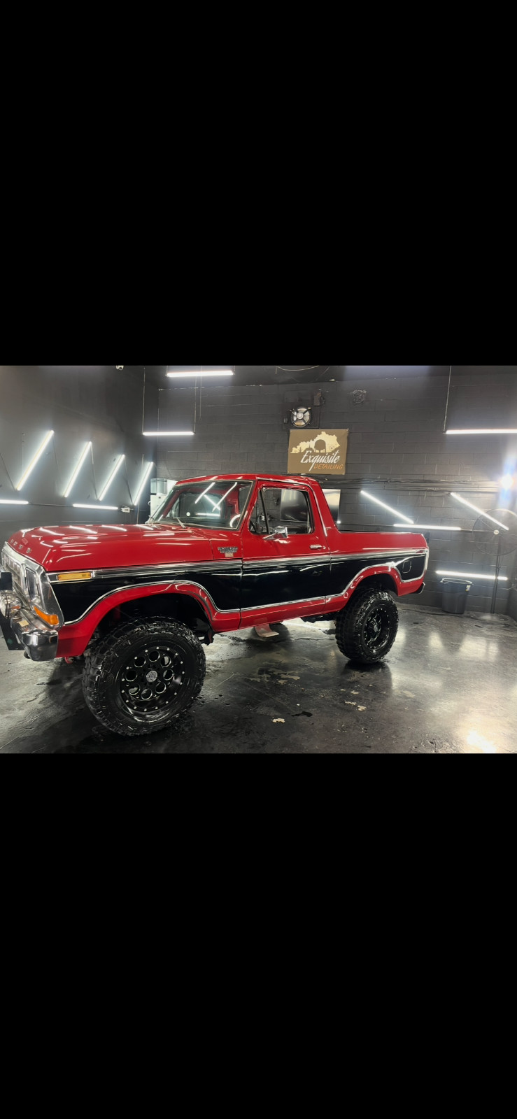 Ford-Bronco-1979-Black