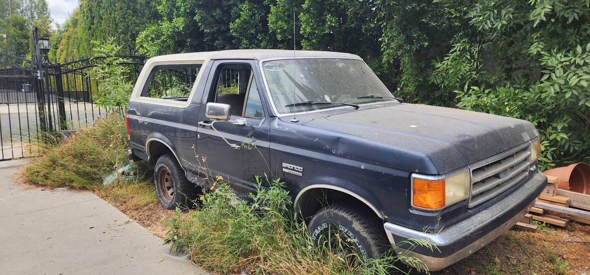 Ford-Bronco-1989