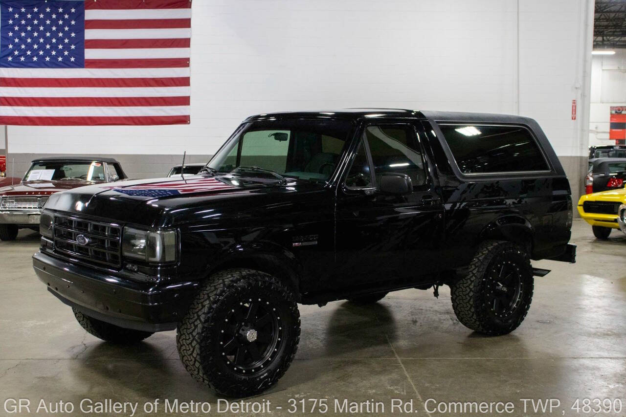 Ford-Bronco-1989-Black-Gray