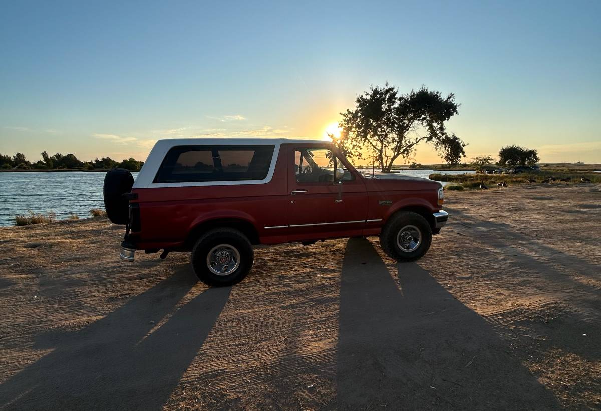 Ford-Bronco-1994-red