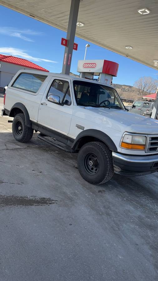 Ford-Bronco-1996