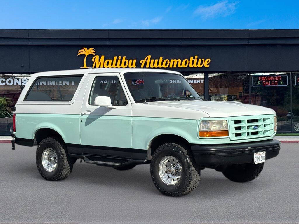 Ford-Bronco-1996-White-Black