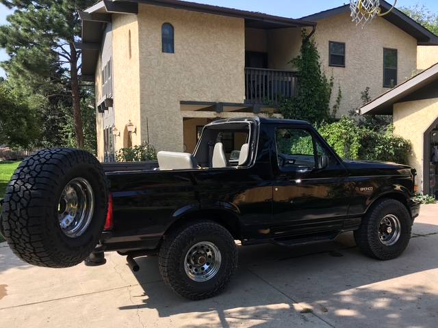 Ford-Bronco-1996-black