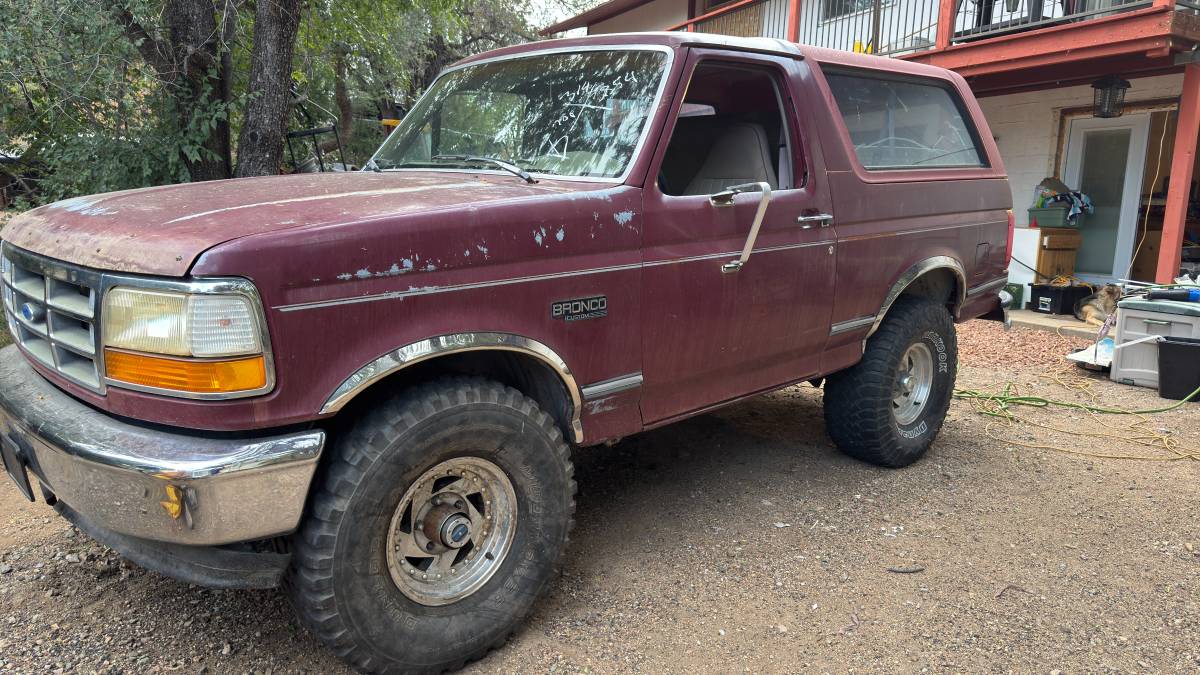 Ford-Bronco-4x4-1995-red