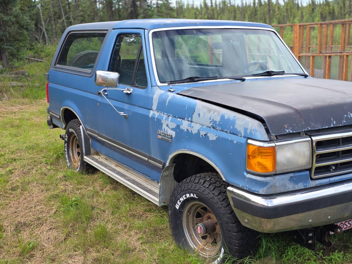 Ford-Bronco-eddie-bauer-4x4-1989-blue
