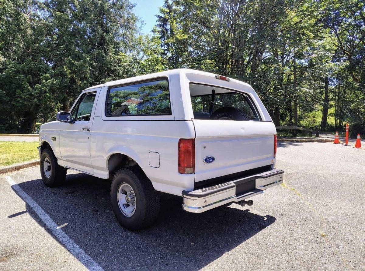 Ford-Bronco-gk-1996-white