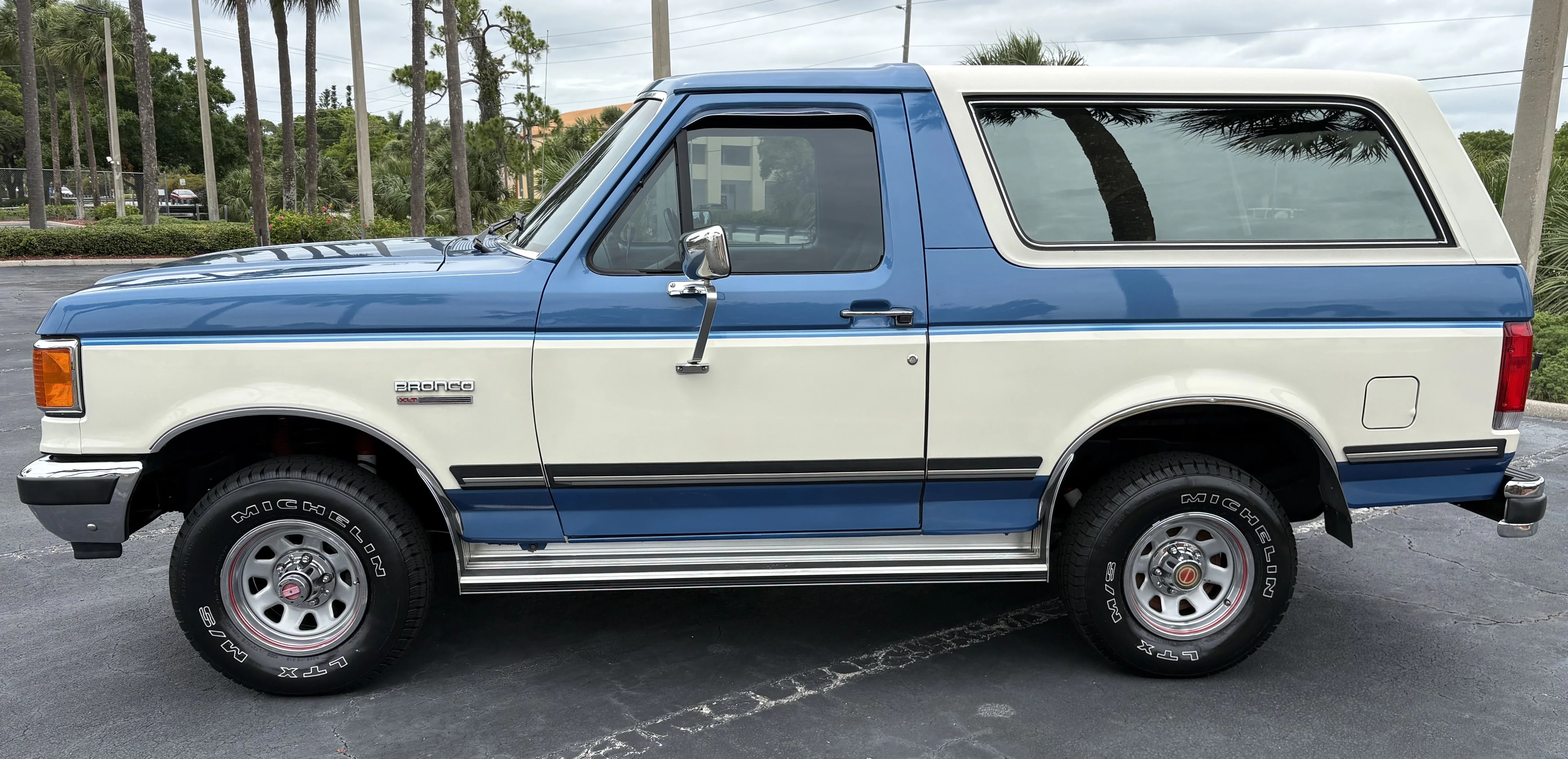 Ford-Bronco-xlt-1989-Blue-Blue