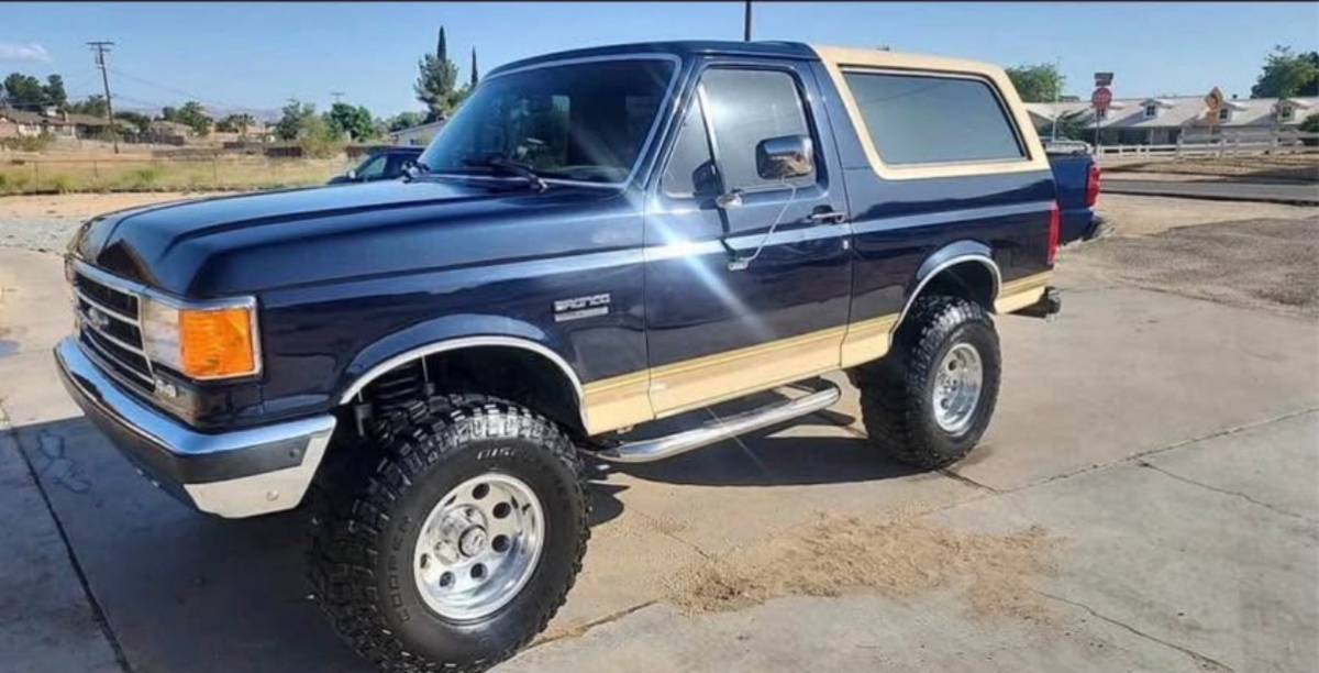 Ford-Bronco-xlt-1991-black