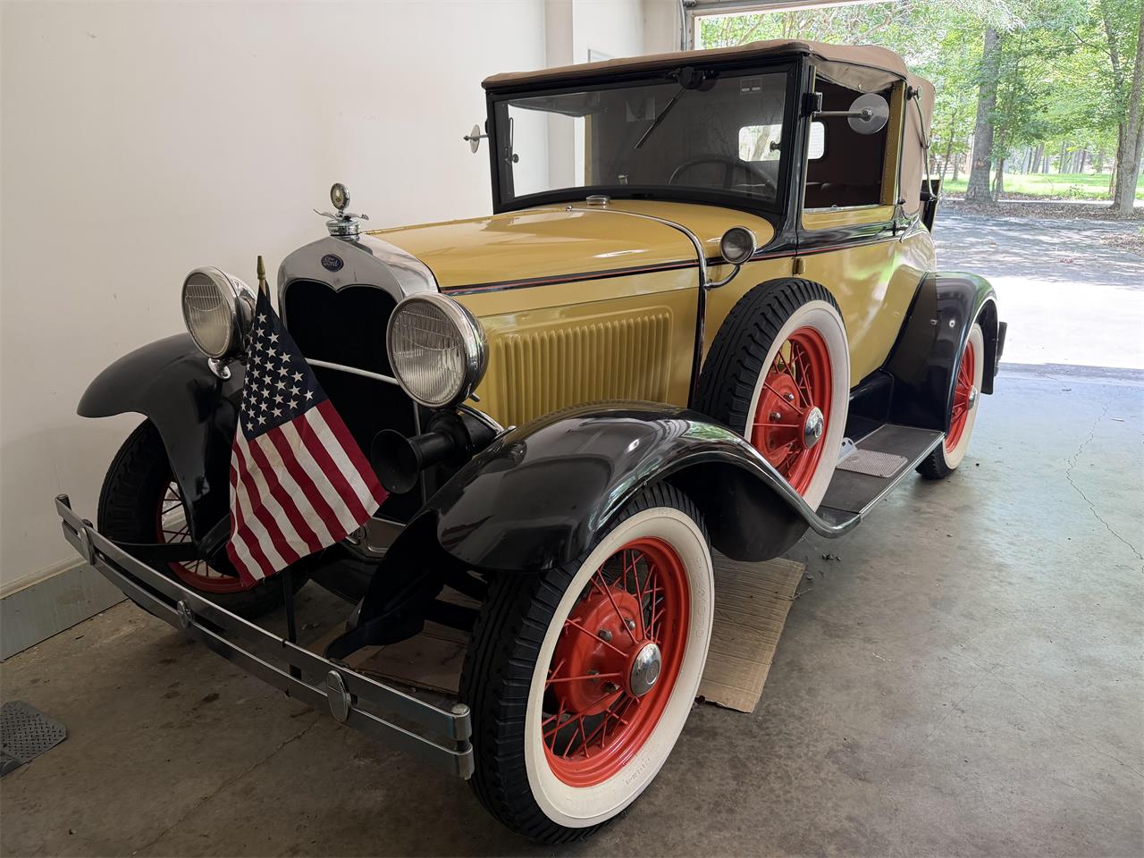 Ford-Cabriolet-1930-Yellow-TanBrown