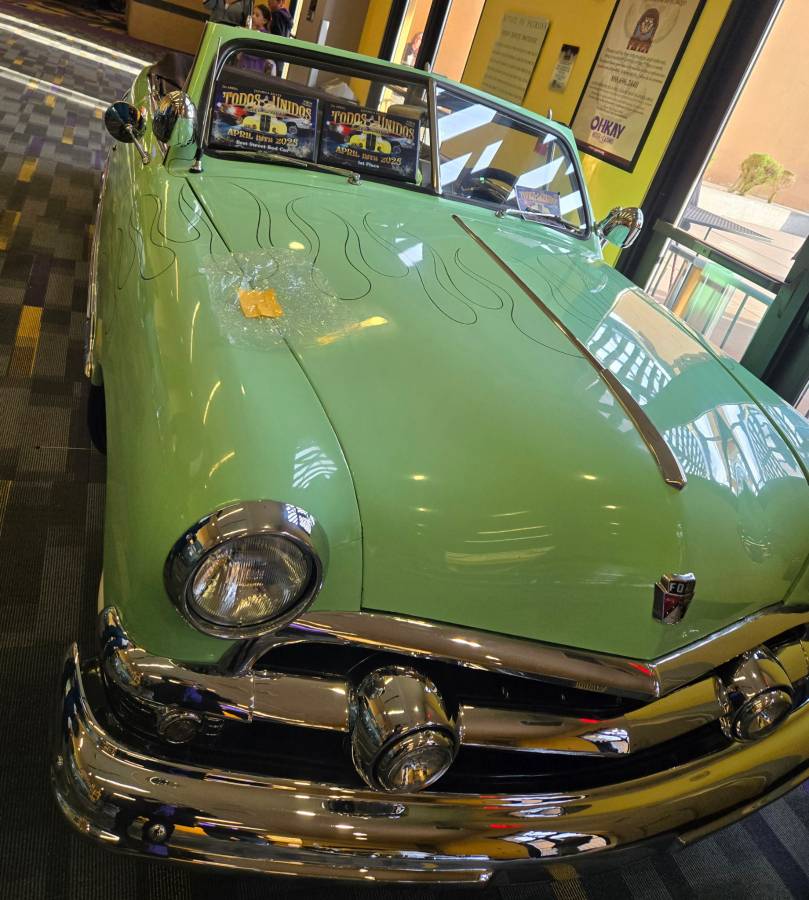 Ford-Convertable-1951-green