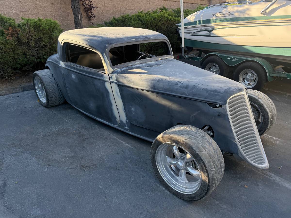 Ford-Coupe-1933