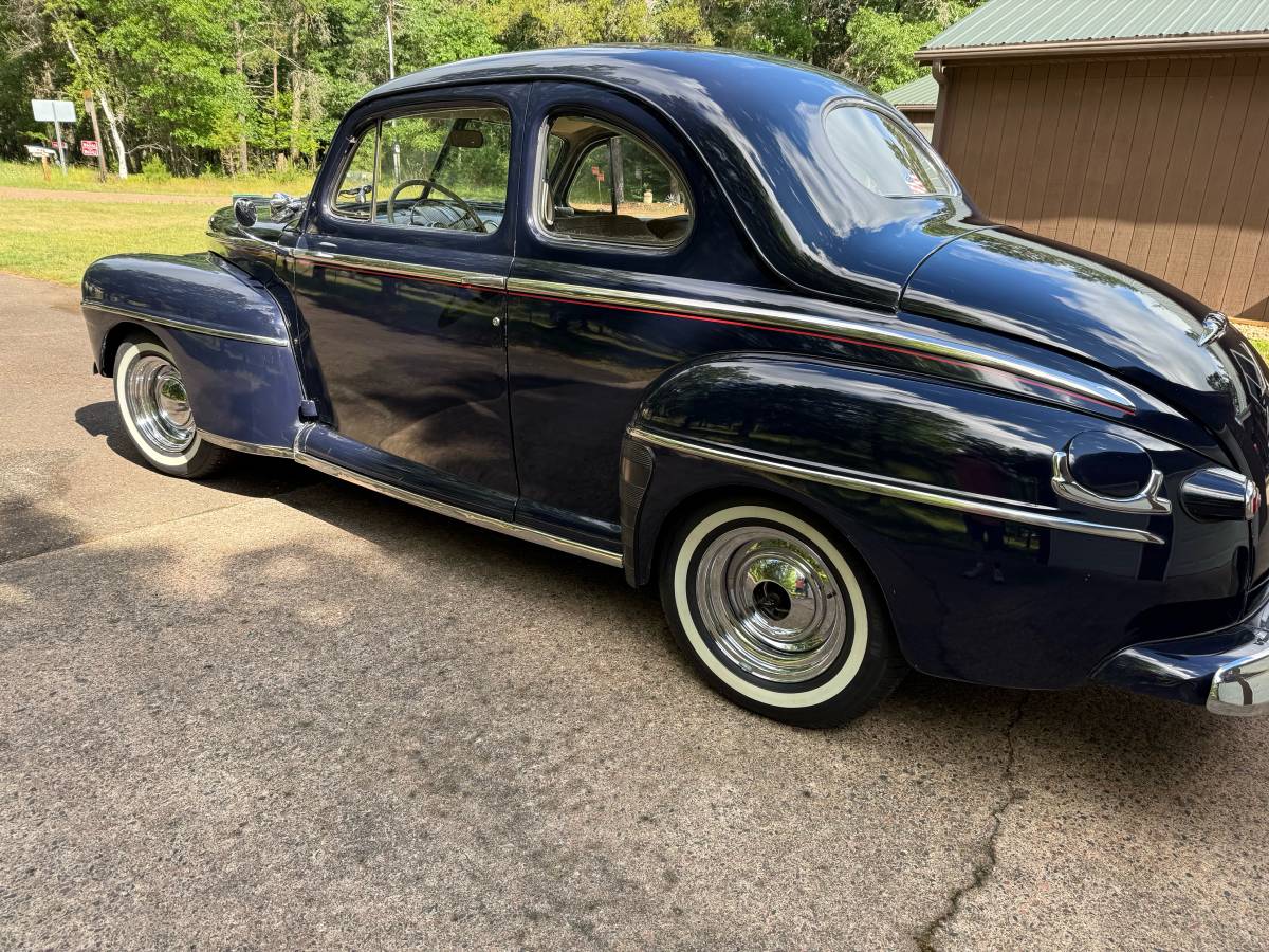 Ford-Coupe-1947-blue