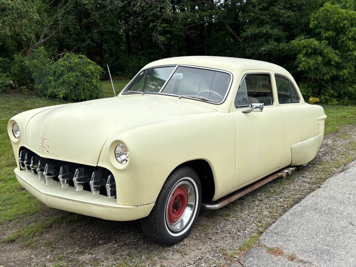 Ford-Coupe-1950-yellow