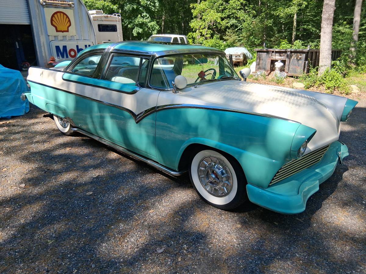 Ford-Crown-victoria-1955-custom