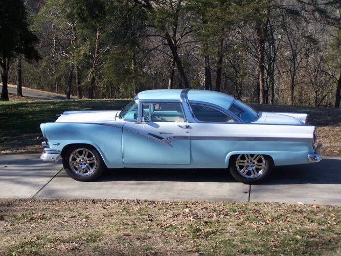 Ford-Crown-victoria-1956-BlueWhite-BlueWhite