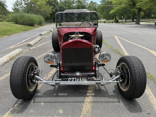 Ford-Custom-1923-Burgundy-Beige