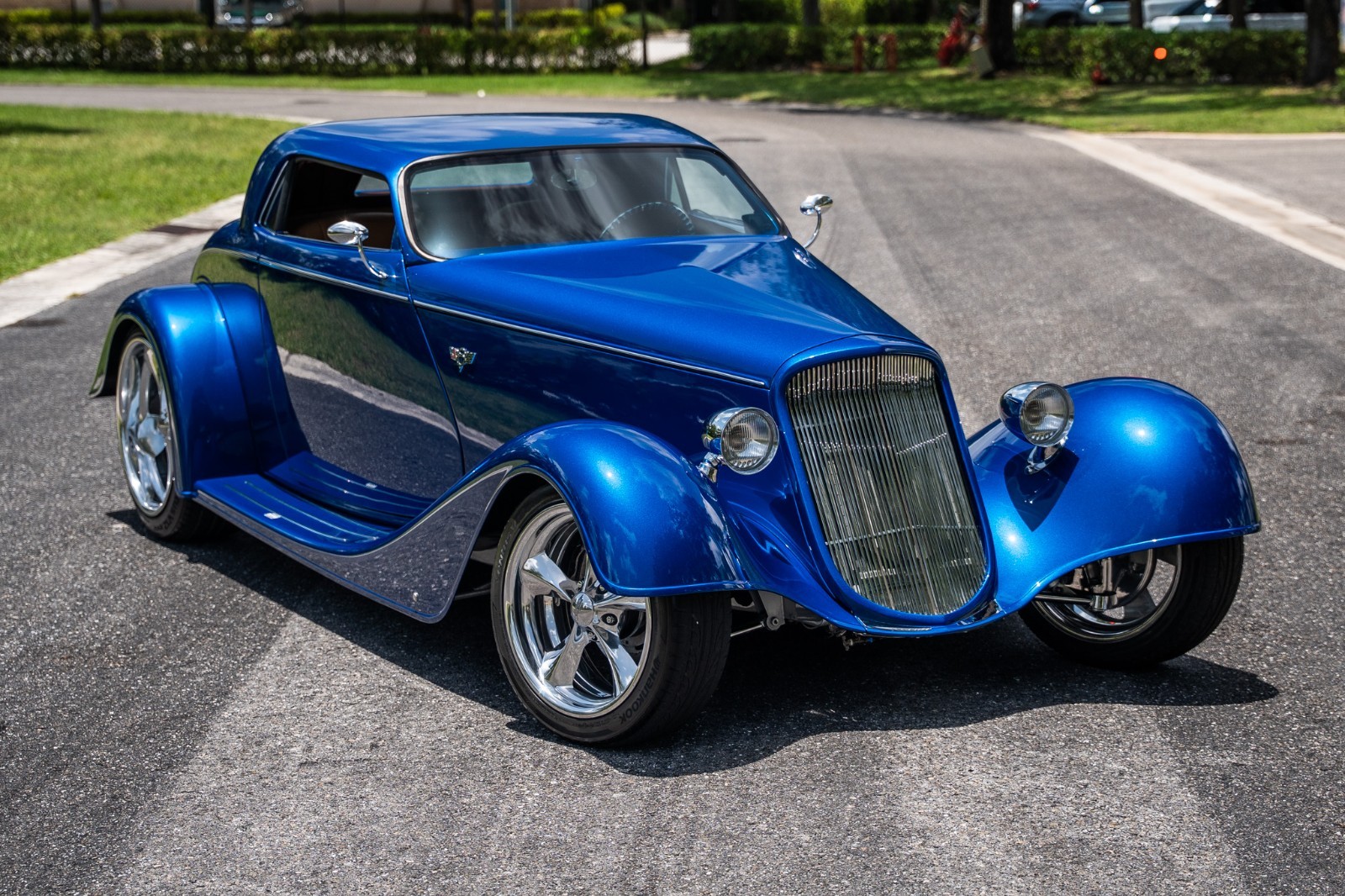 Ford-Custom-1933-Coupe-Saddle