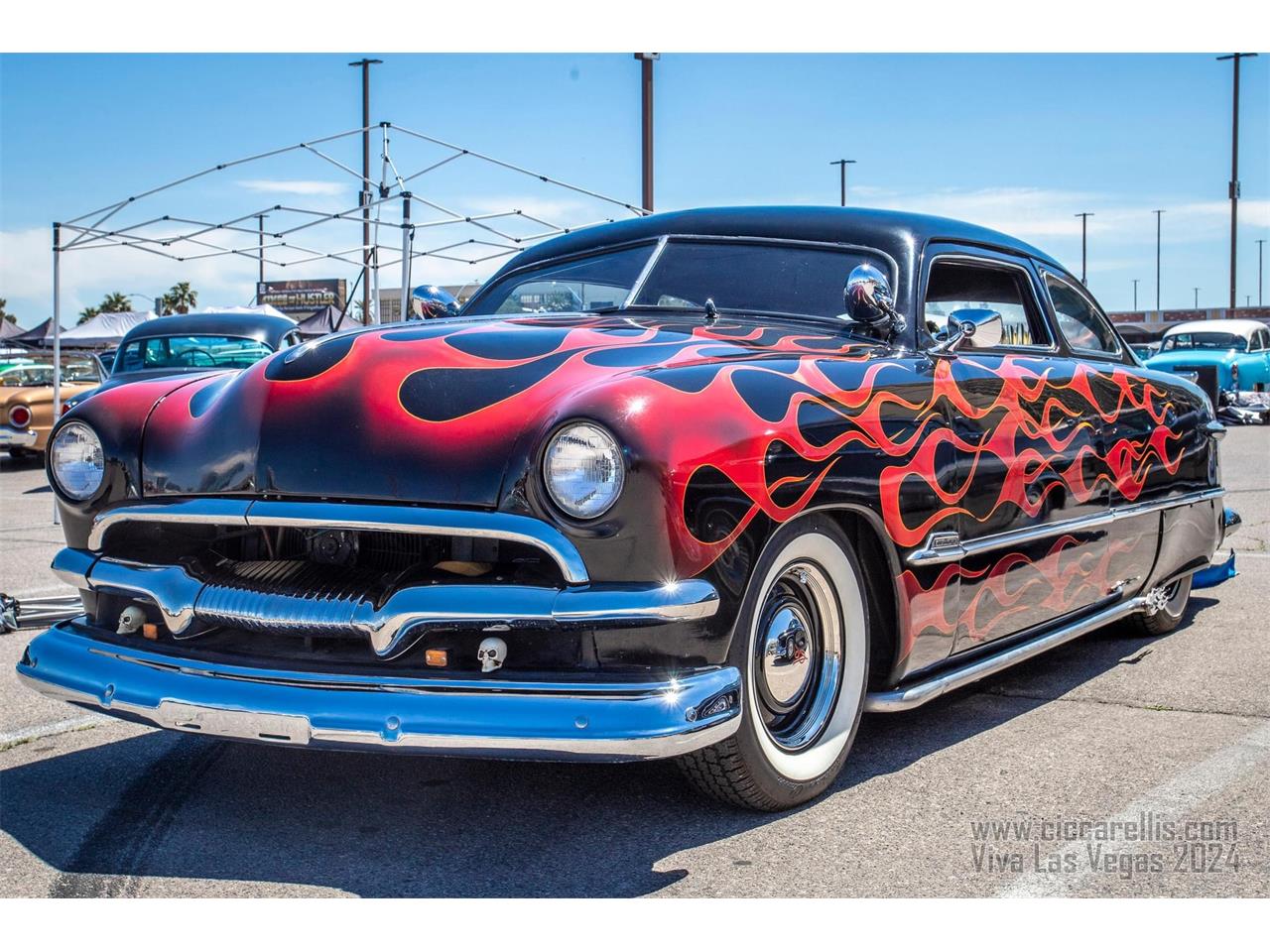 Ford-Custom-1951-Black-amp-red-flames-Black-amp-Red