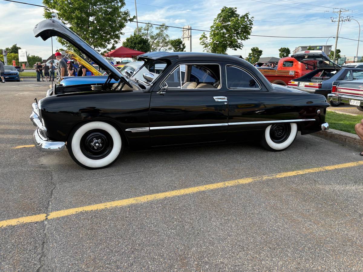 Ford-Custom-coupe-1949-black